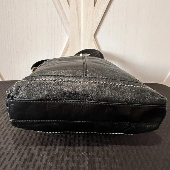 The Sak Iris Leather Crossbody Bag - Picture 7 of 12